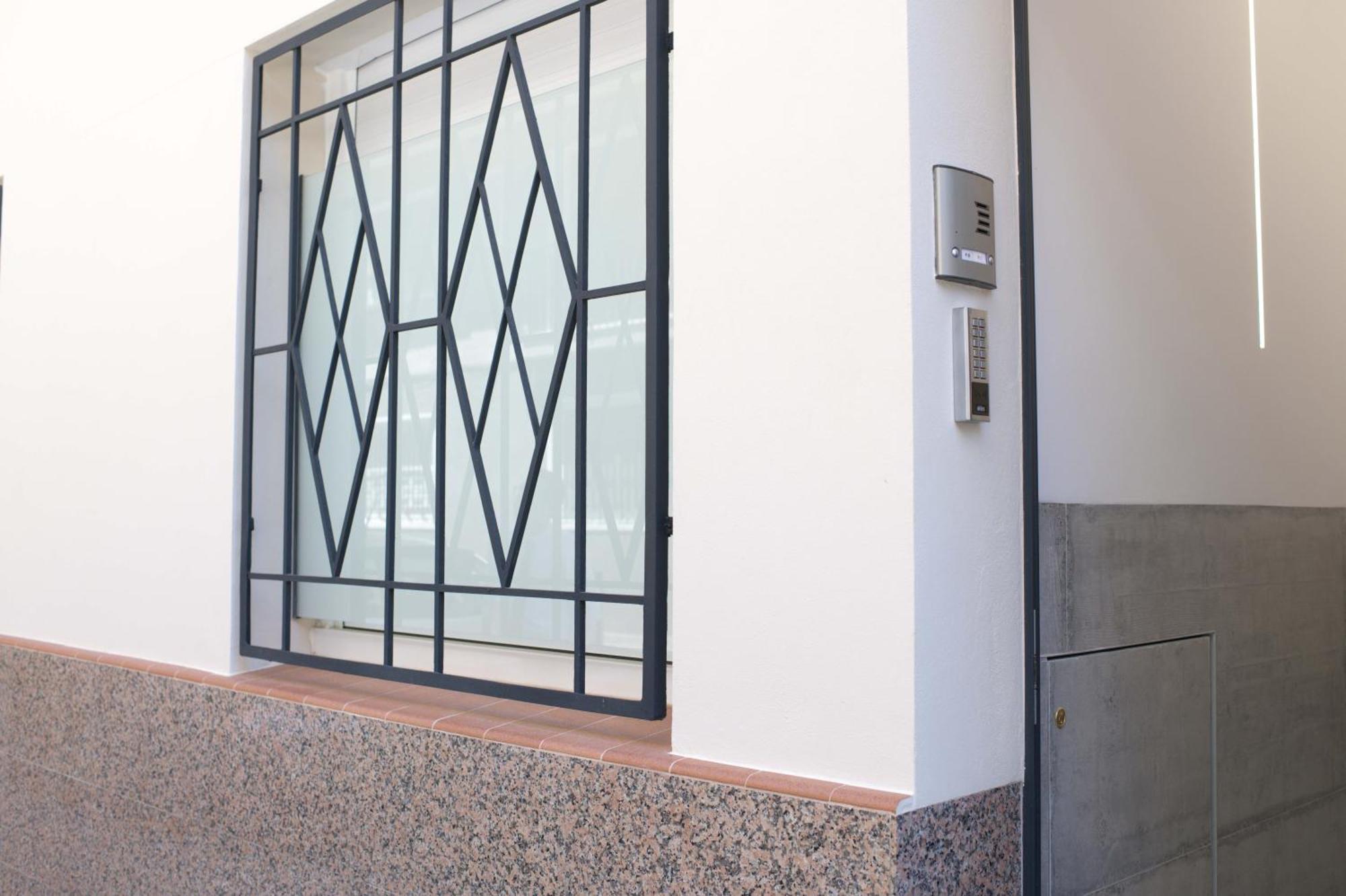 Boutique Plaza Catalonia Suites Cornella Cornella de Llobregat Ngoại thất bức ảnh