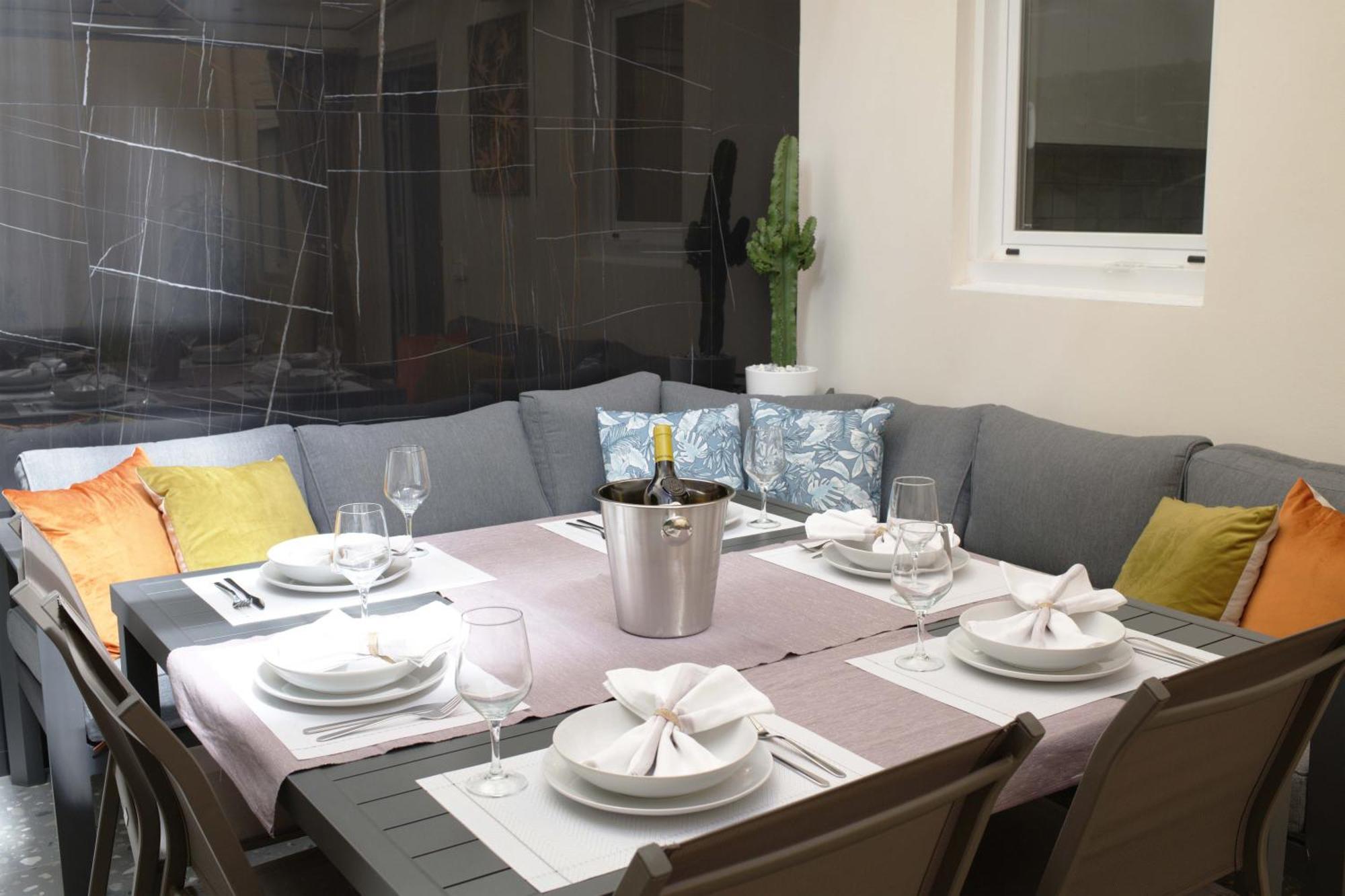 Boutique Plaza Catalonia Suites Cornella Cornella de Llobregat Ngoại thất bức ảnh