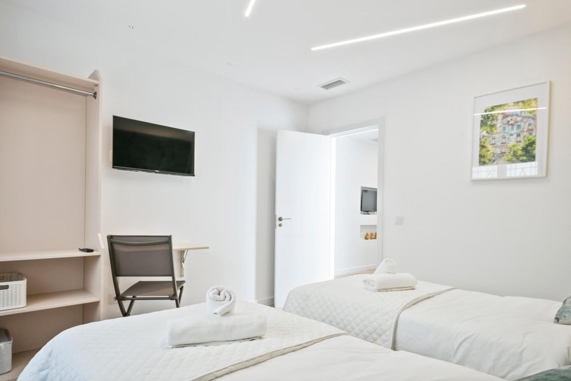 Boutique Plaza Catalonia Suites Cornella Cornella de Llobregat Ngoại thất bức ảnh