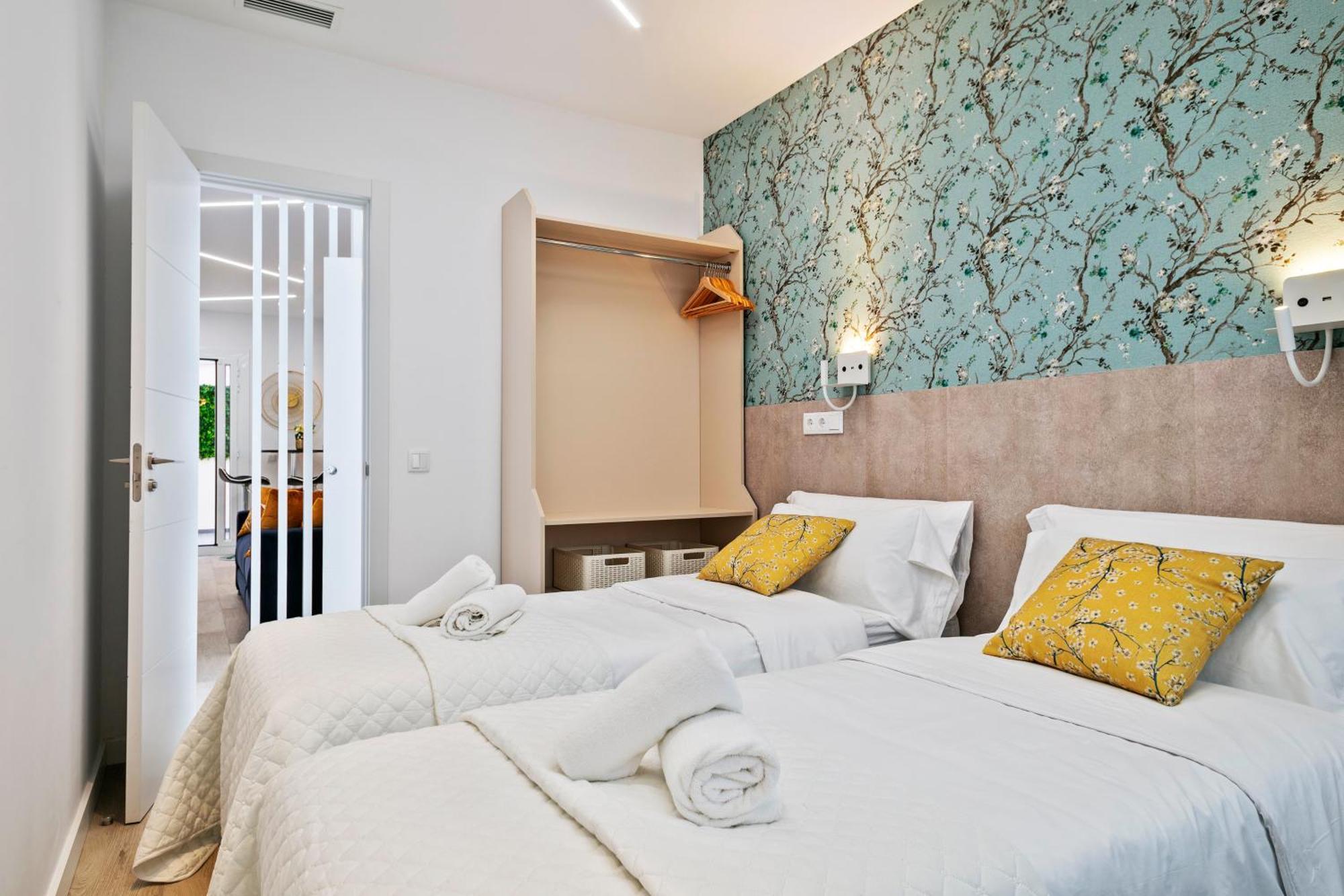 Boutique Plaza Catalonia Suites Cornella Cornella de Llobregat Ngoại thất bức ảnh