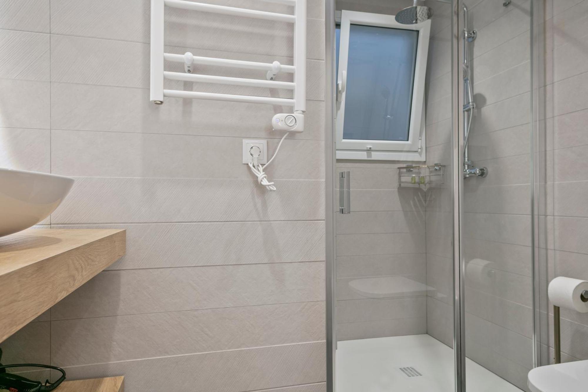 Boutique Plaza Catalonia Suites Cornella Cornella de Llobregat Ngoại thất bức ảnh