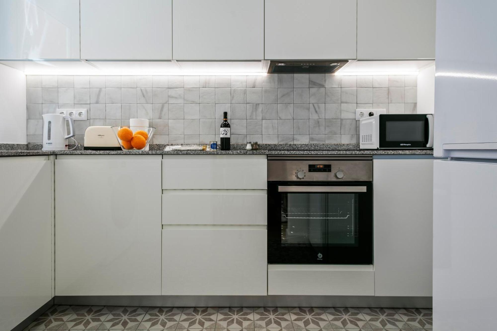 Boutique Plaza Catalonia Suites Cornella Cornella de Llobregat Ngoại thất bức ảnh